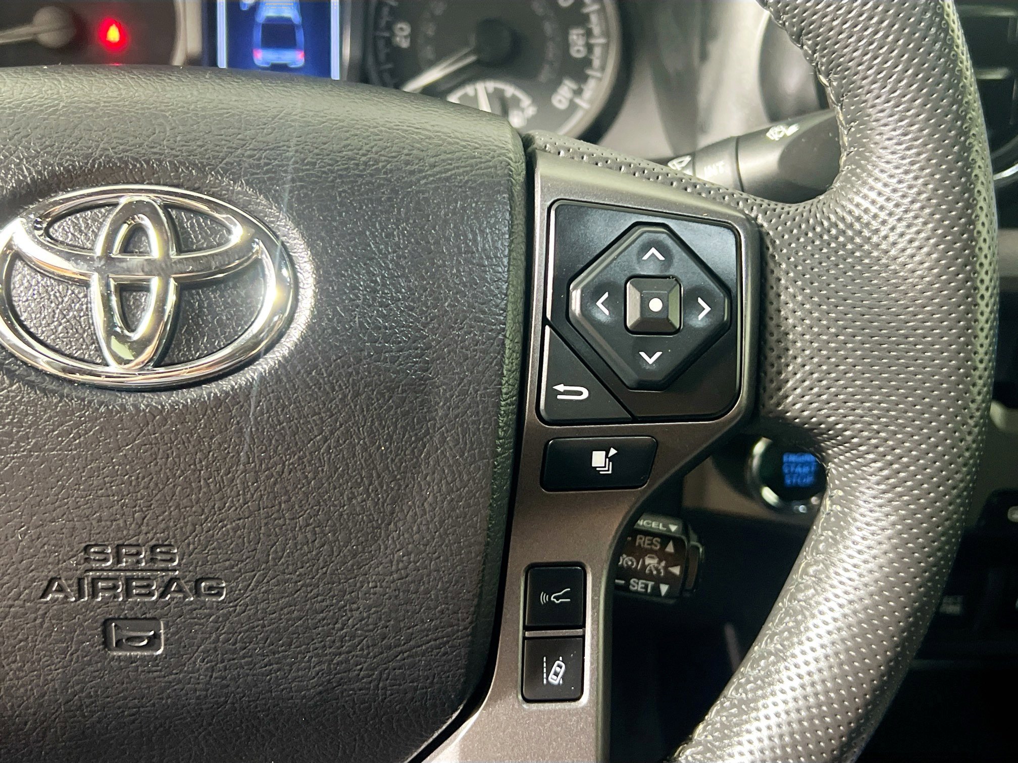 Used 2022 Toyota Tacoma TRD Sport w/ Technology Package image 19