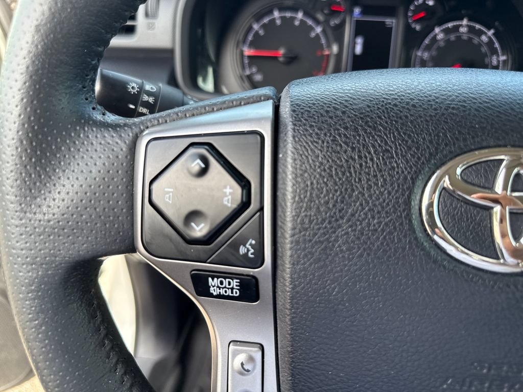 Used 2022 Toyota 4Runner SR5 Premium w/ Moonroof Package RWD image 16