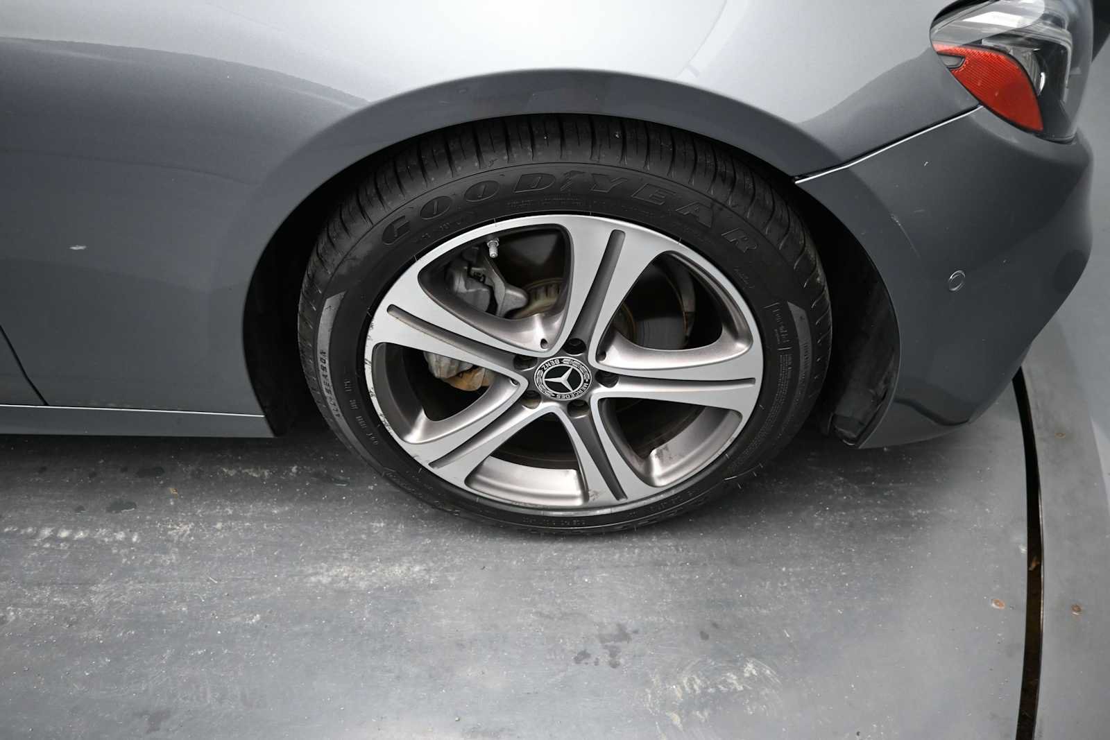 Used 2019 Mercedes-Benz E 300 4MATIC image 10