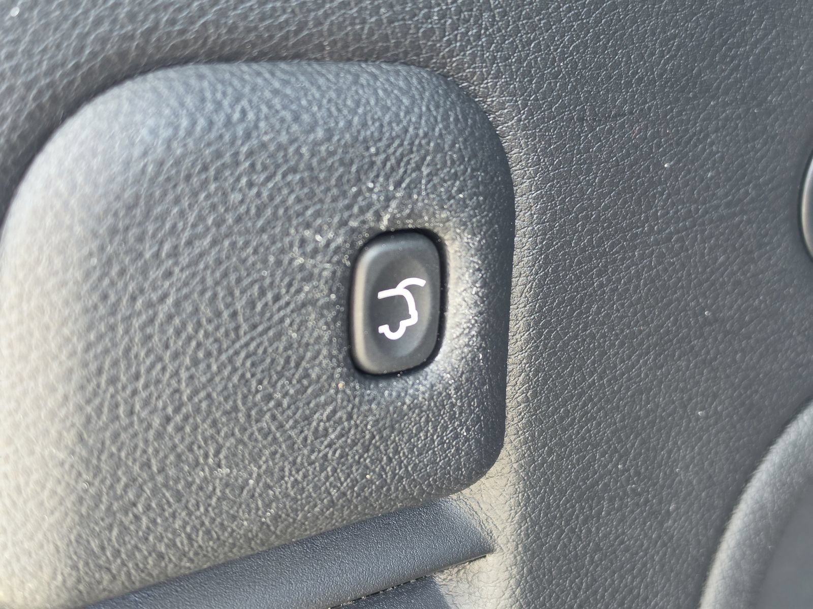 Used 2022 Jeep Grand Cherokee Laredo X RWD image 16