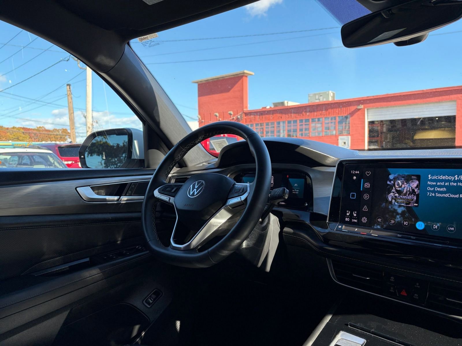 Used 2025 Volkswagen Atlas Cross Sport SE image 34