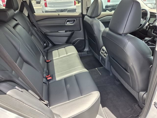 Used 2021 Nissan Rogue SV w/ Premium Package FWD image 16
