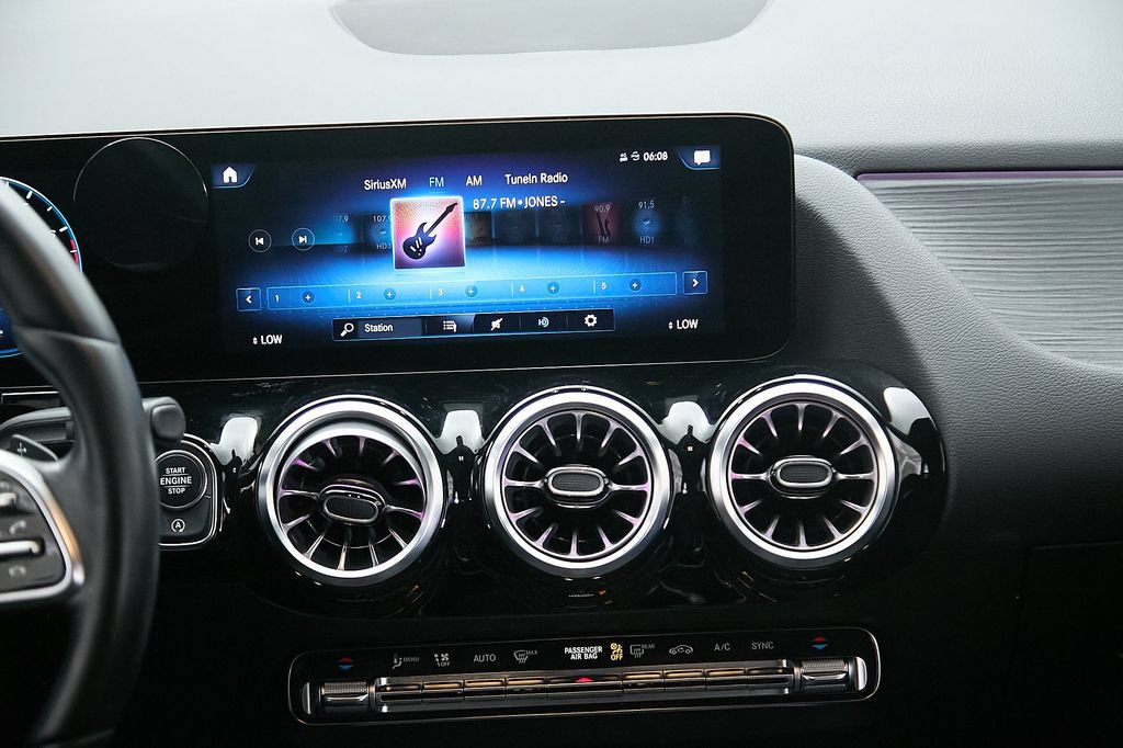 Used 2023 Mercedes-Benz GLA 250 4MATIC image 25