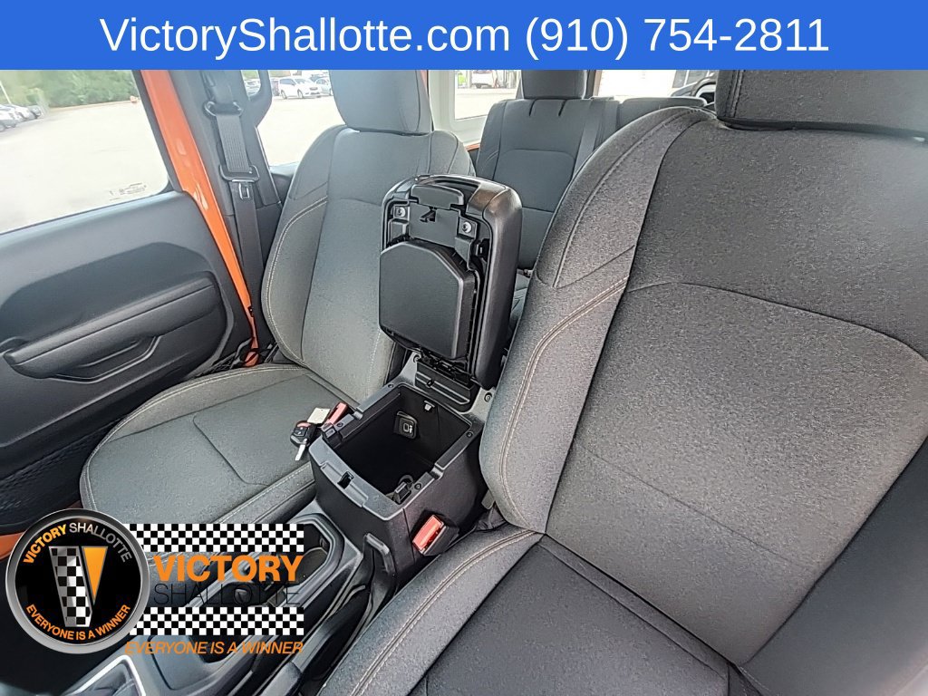 Used 2025 Jeep Wrangler Unlimited Sport AWD/4WD image 19