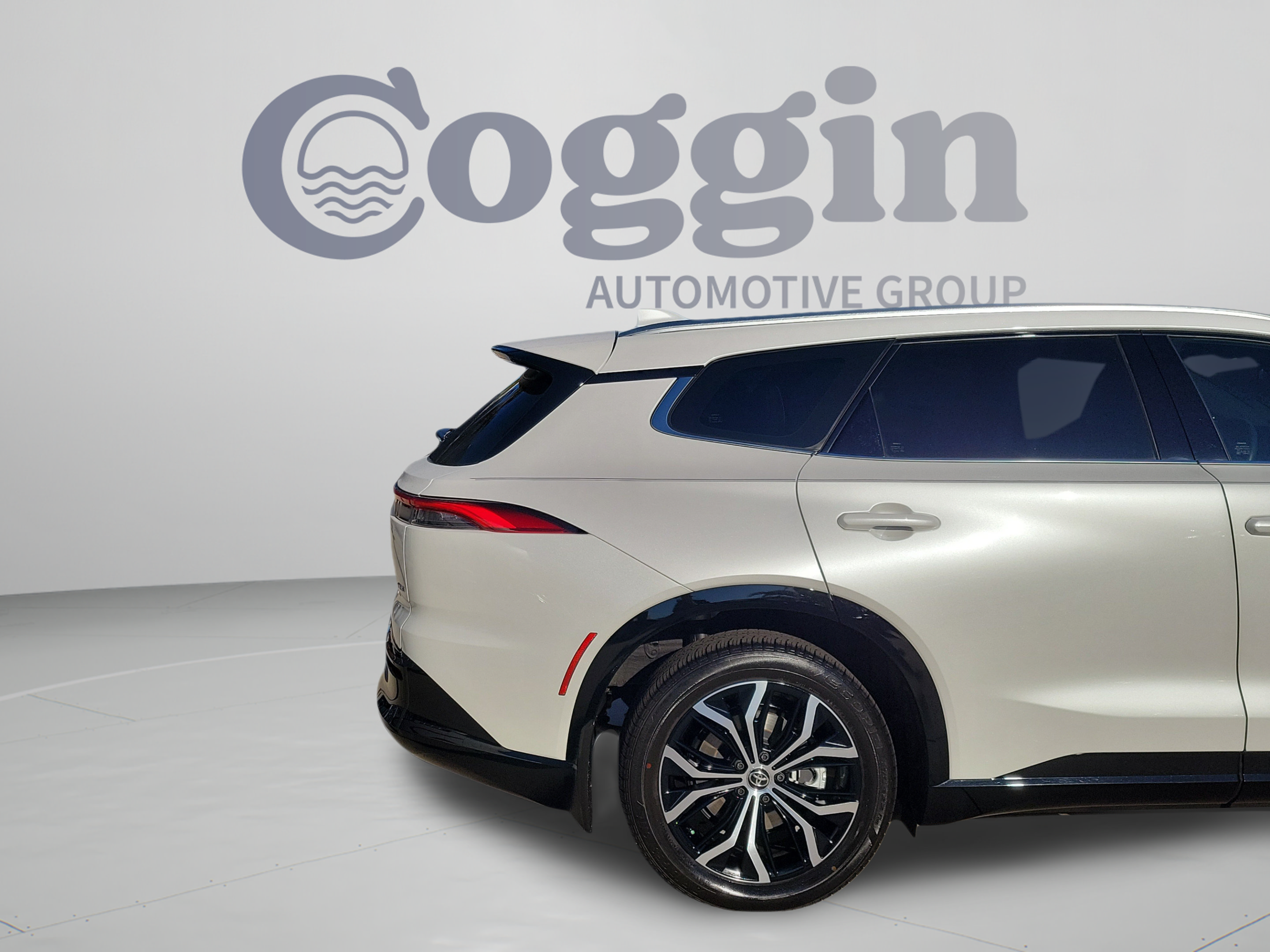 Certified 2025 Toyota Crown Signia AWD/4WD image 31