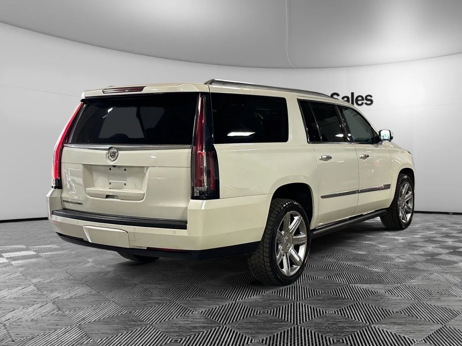 Used 2015 Cadillac Escalade ESV Premium AWD/4WD image 8
