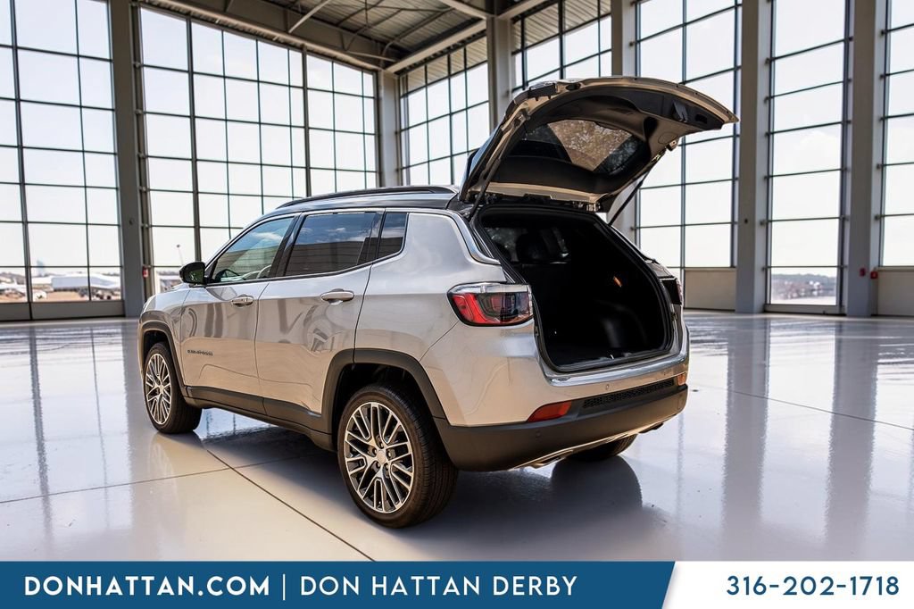 Used 2023 Jeep Compass Limited w/ Elite Group AWD/4WD image 33