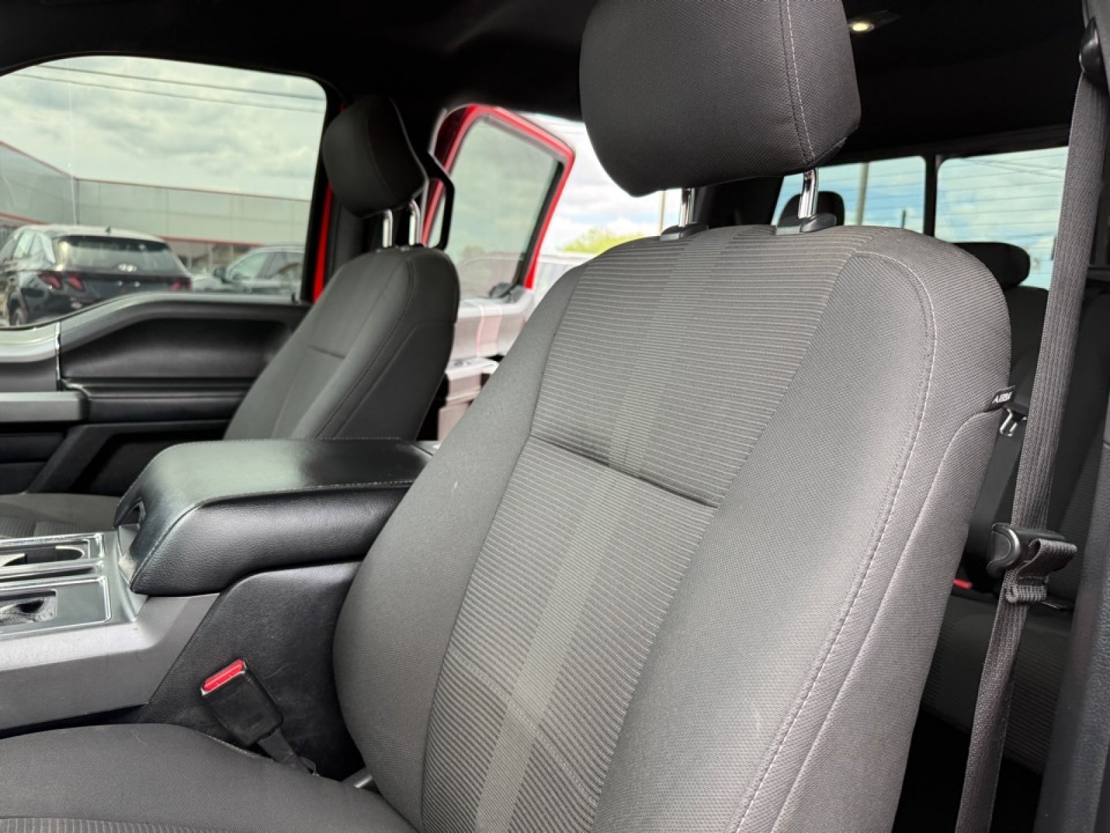 Used 2016 Ford F150 XLT w/ Equipment Group 302A Luxury AWD/4WD image 29