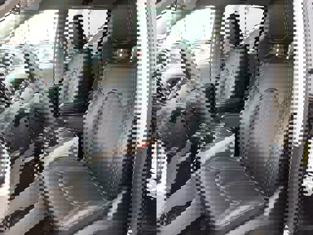 Used 2024 Chrysler Pacifica Touring-L image 3