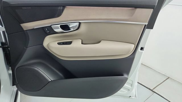 Certified 2026 Volvo XC90 B6 Plus w/ Protection Package Premier AWD/4WD image 40