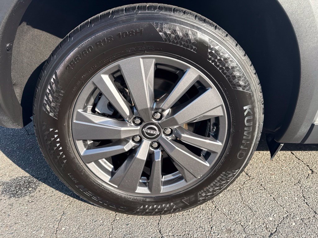 Used 2025 Nissan Pathfinder SV FWD image 12