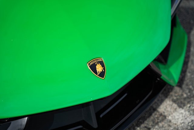 Used 2024 Lamborghini Revuelto image 9