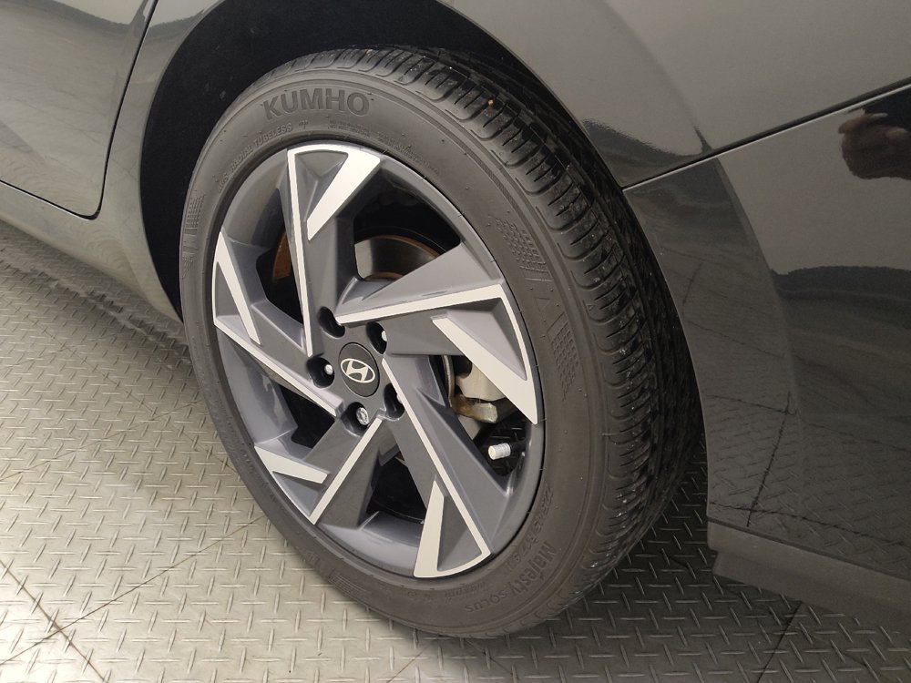 Used 2025 Hyundai Elantra Sport FWD image 31