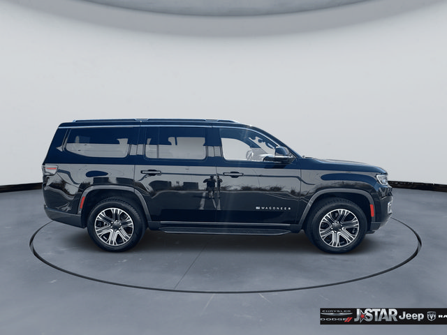 Used 2022 Jeep Wagoneer Series III AWD/4WD image 4