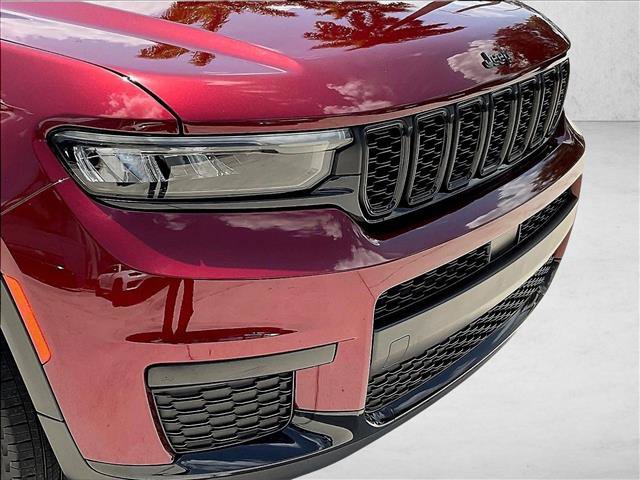 Used 2025 Jeep Grand Cherokee L Altitude RWD image 30