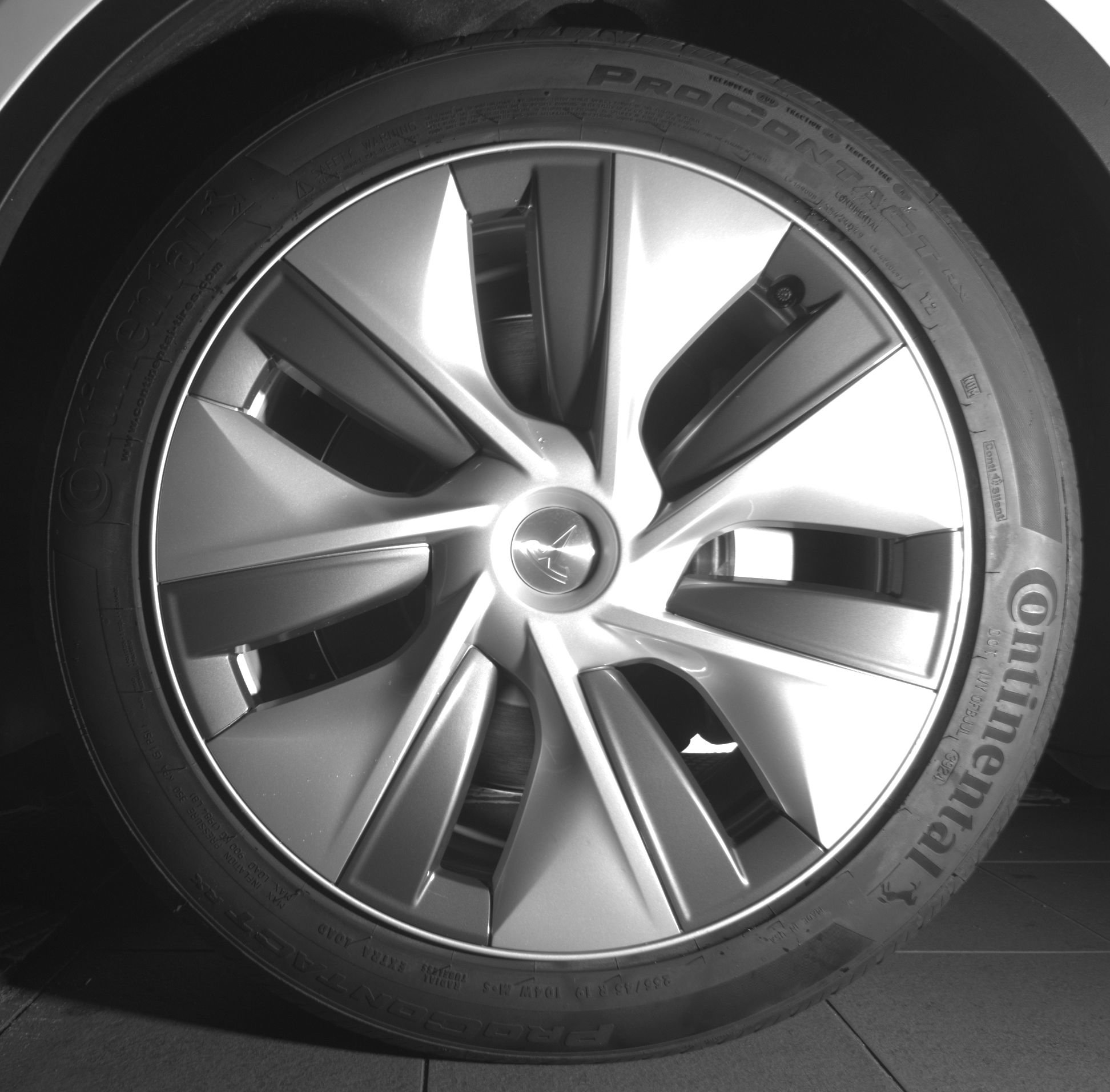 Used 2023 Tesla Model Y AWD image 10