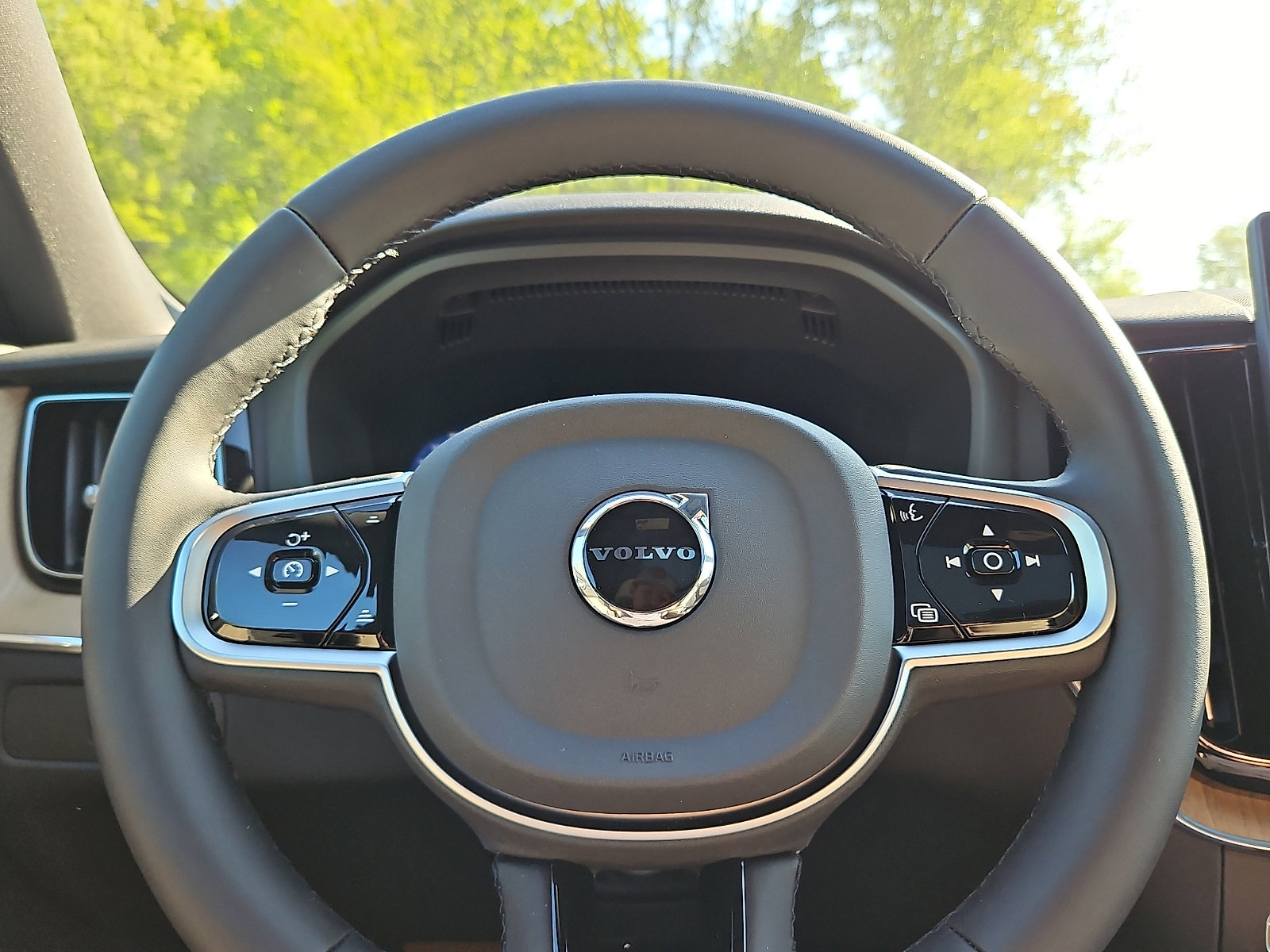 New 2026 Volvo XC60 B5 Plus w/ Protection Package Premier AWD/4WD image 18