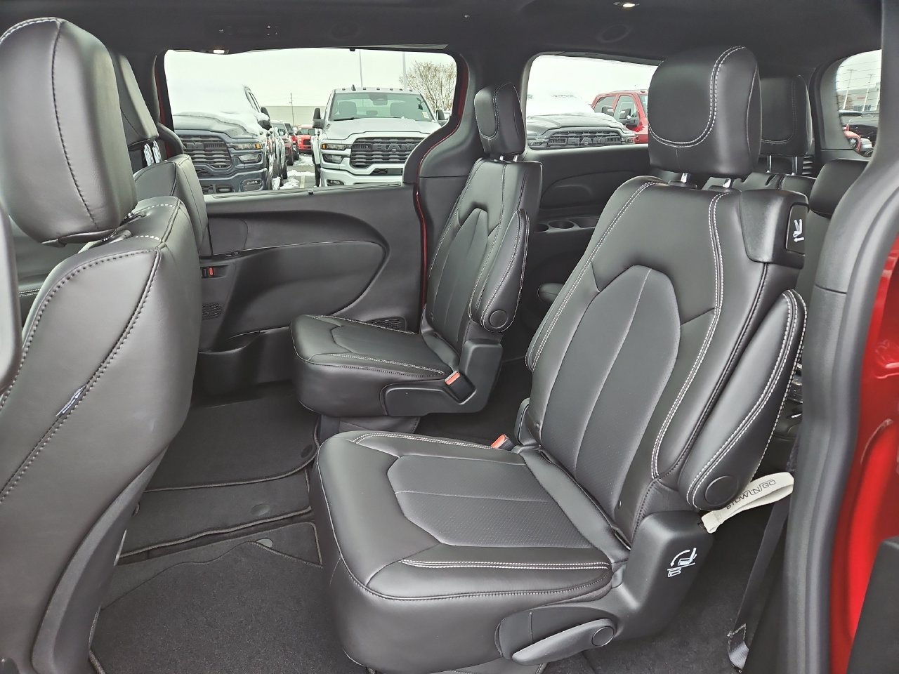 New 2026 Chrysler Pacifica Select w/ S Appearance Package AWD/4WD image 14