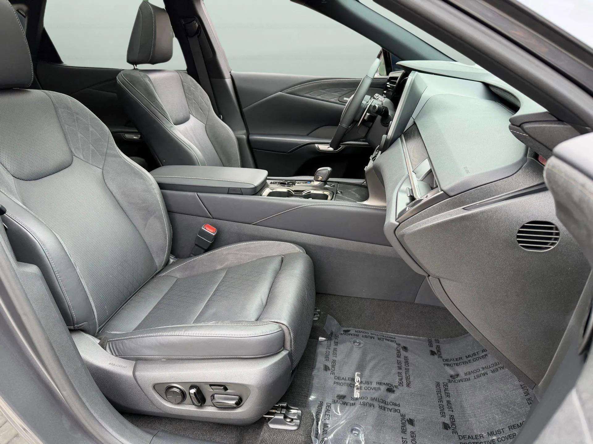 Used 2024 Lexus RX 350 FWD image 30