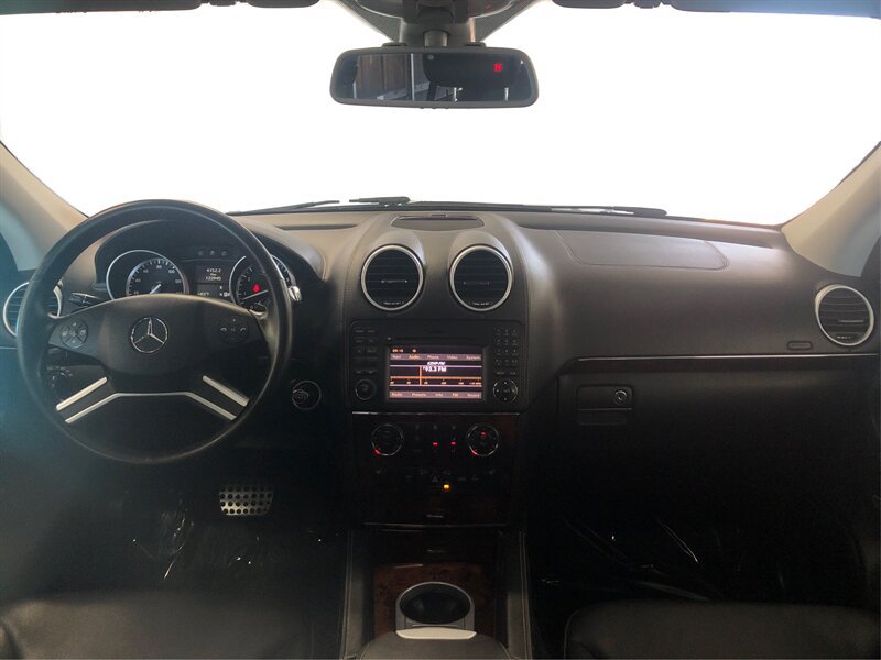 Used 2011 Mercedes-Benz GL 450 4MATIC image 24