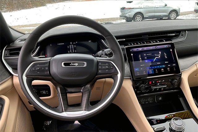 Certified 2024 Jeep Grand Cherokee Limited w/ Luxury Tech Group II image 13