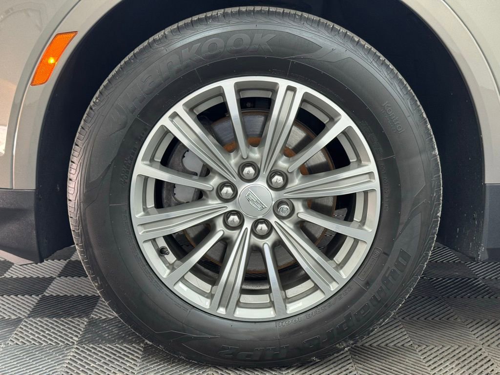 Used 2018 Cadillac XT5 Luxury w/ Driver Awareness Package image 15