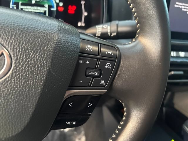 Used 2025 Toyota Camry SE w/ Convenience Package FWD image 29