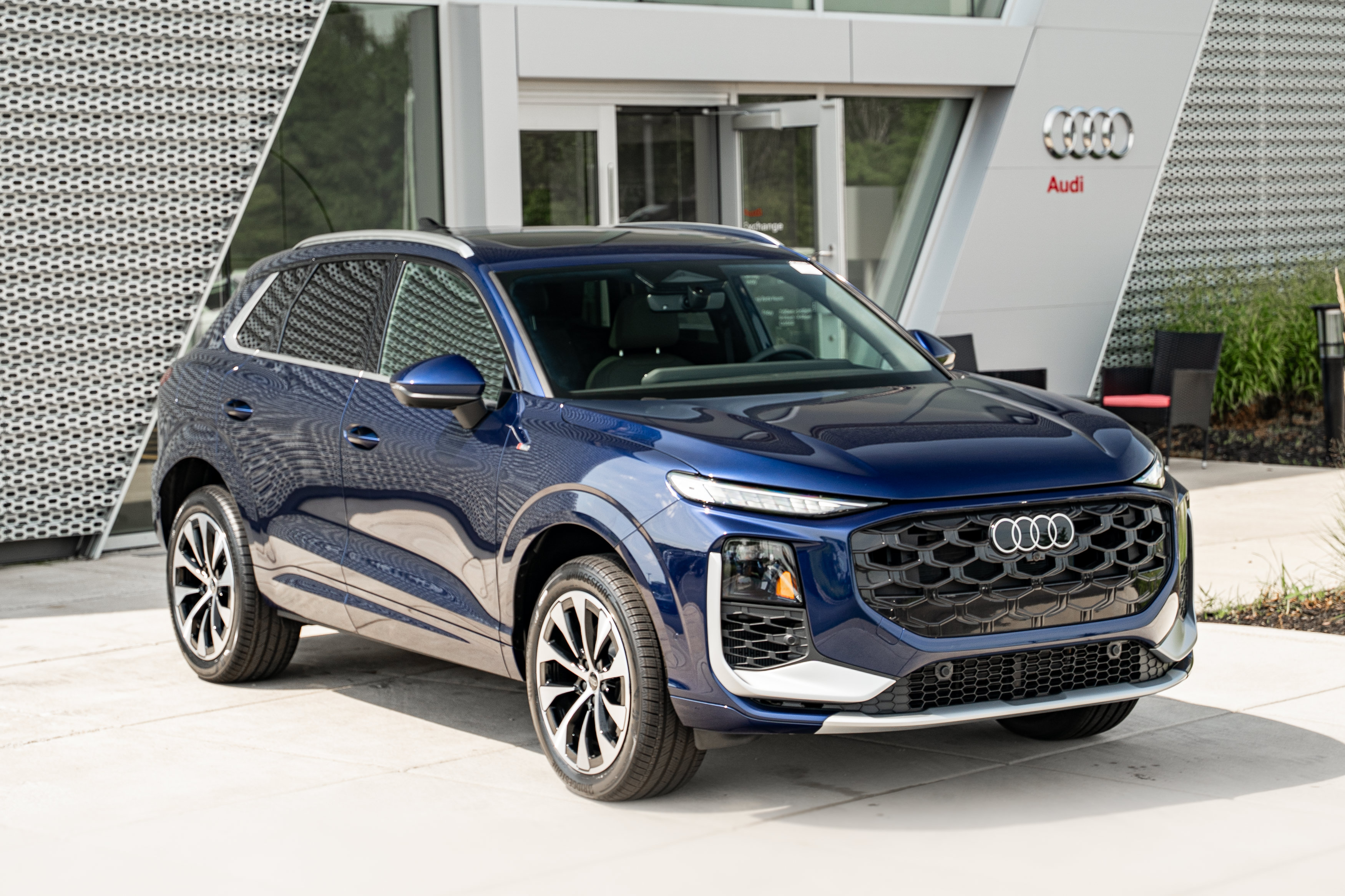 New 2026 Audi Q3 quattro 2.0T AWD/4WD image 2
