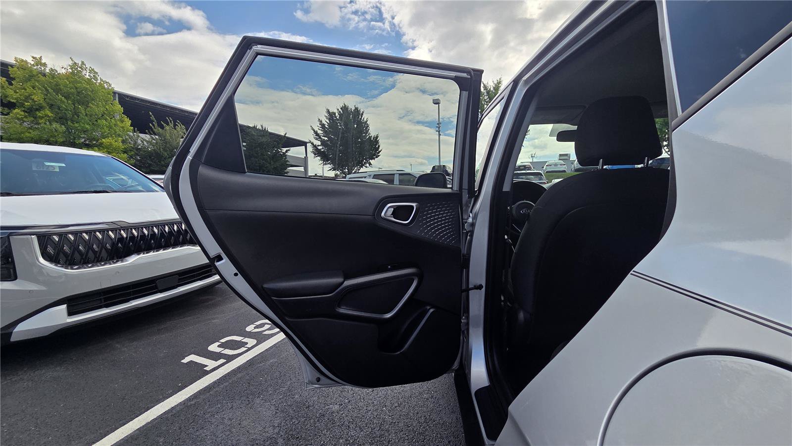 Used 2020 Kia Soul S FWD image 26