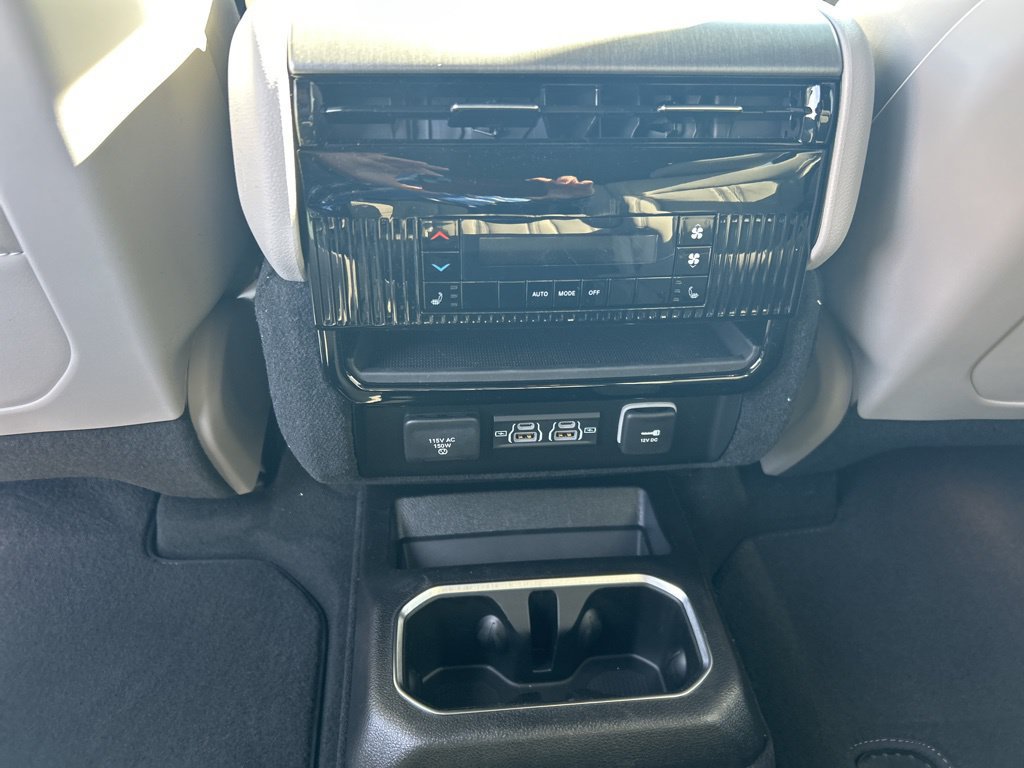 New 2026 Jeep Grand Wagoneer Limited w/ Convenience Group I AWD/4WD image 14