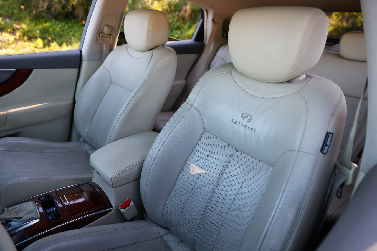 Used 2009 INFINITI FX35 AWD w/ Navigation Pkg image 6