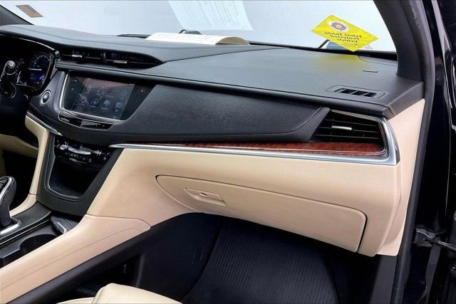 Used 2017 Cadillac XT5 Premium Luxury w/ Driver Assist Package image 14