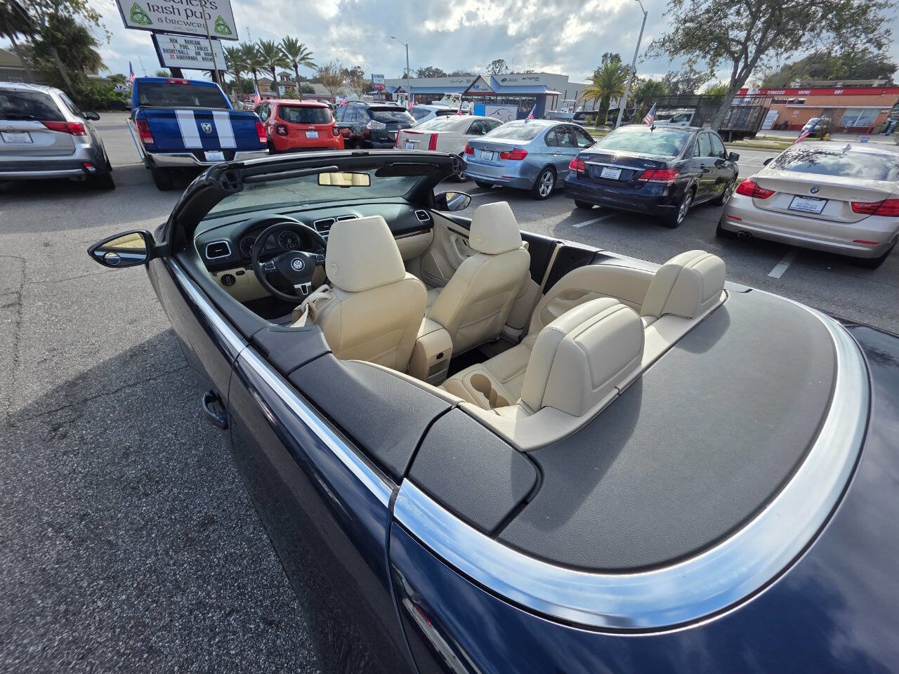Used 2012 Volkswagen Eos Lux FWD image 10