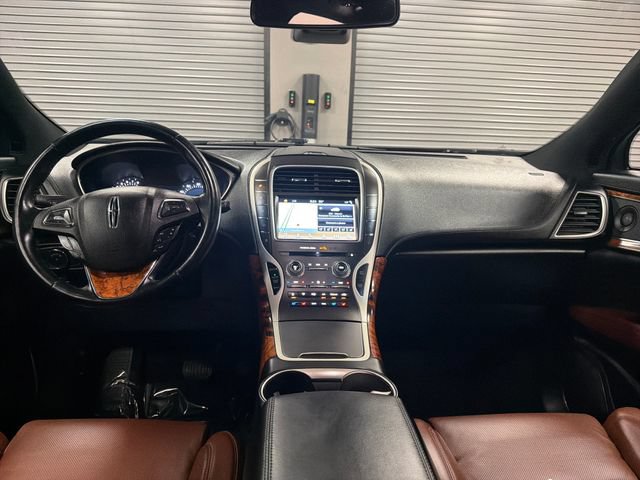 Used 2018 Lincoln MKX Reserve w/ Driver Assistance Package FWD image 12