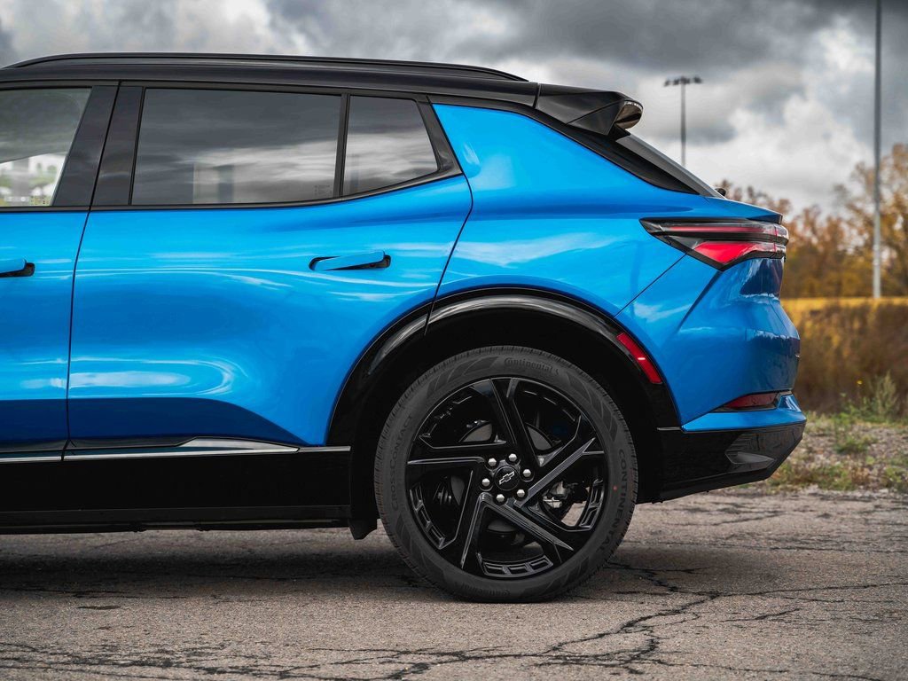 New 2025 Chevrolet Equinox EV RS image 13