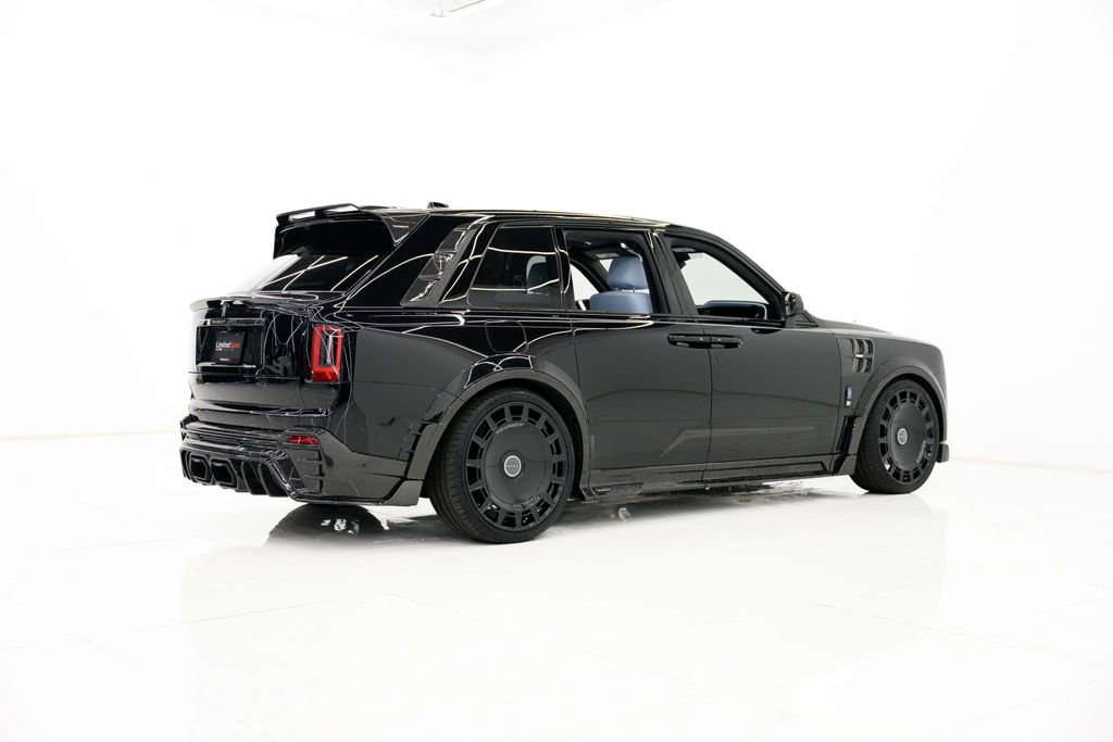 Used 2025 Rolls-Royce Cullinan image 30