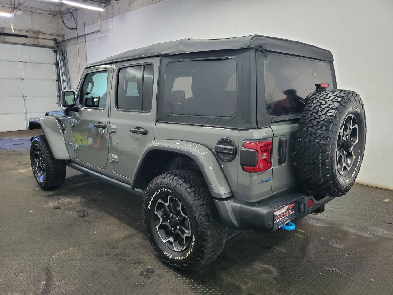 Used 2021 Jeep Wrangler Unlimited Rubicon 4xe w/ Steel Bumper Group AWD/4WD image 5