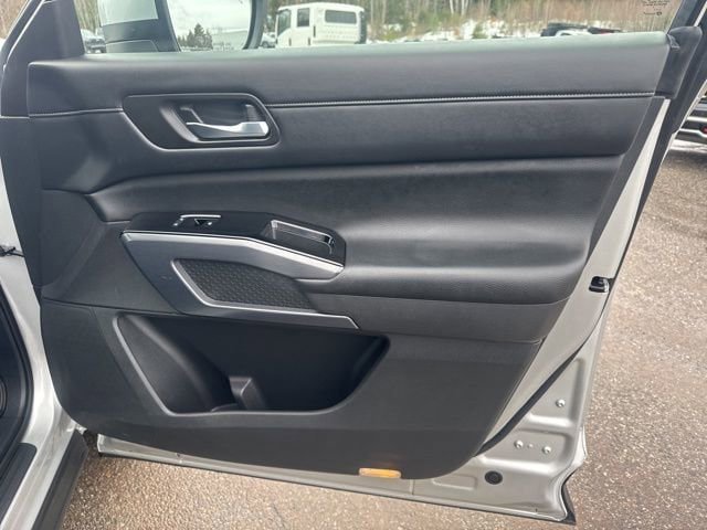 Used 2022 Nissan Pathfinder SL w/ Cargo Package image 30