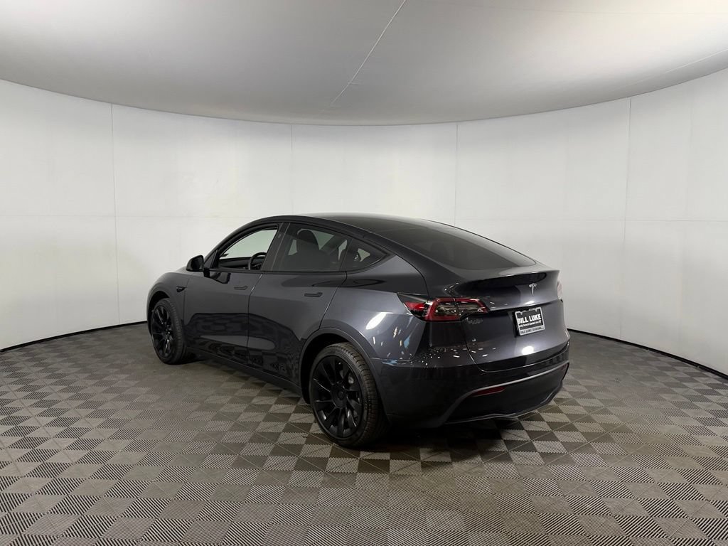 Used 2025 Tesla Model Y Long Range RWD image 9