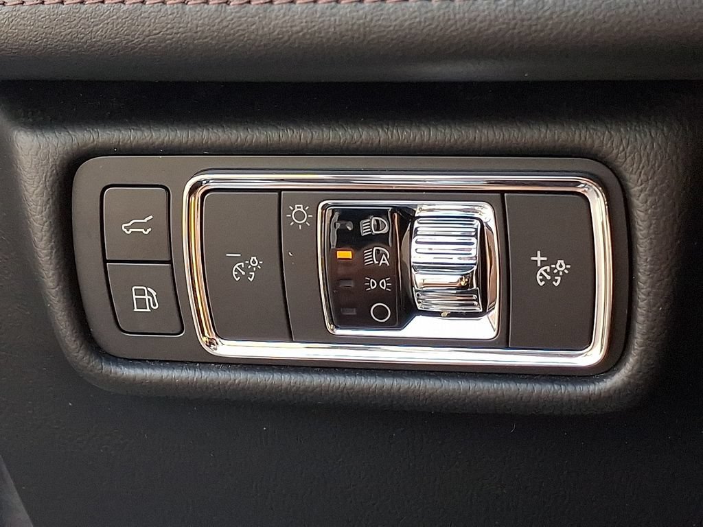 Used 2023 Lincoln Aviator Grand Touring w/ Elements Package Plus AWD/4WD image 25