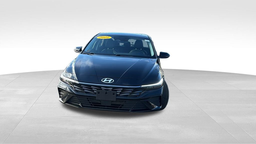 Used 2025 Hyundai Elantra Limited video 2