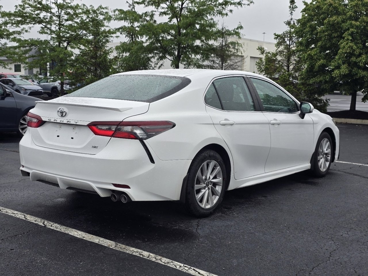 Used 2022 Toyota Camry SE FWD image 7