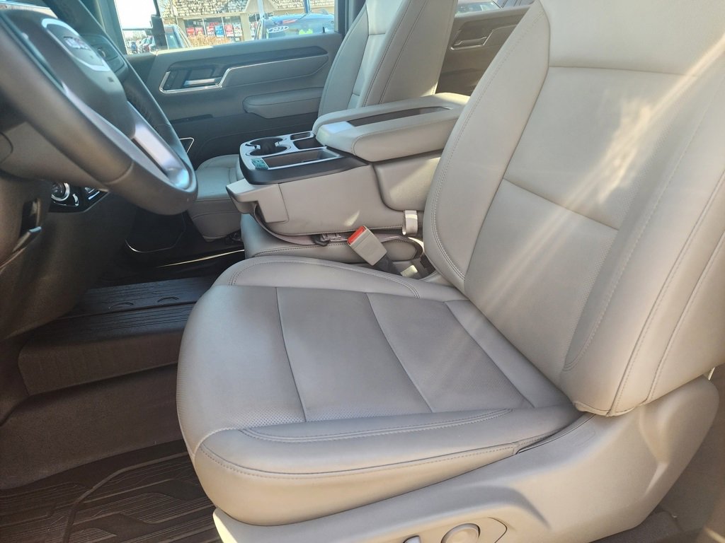 Used 2025 GMC Sierra 2500 SLT image 31