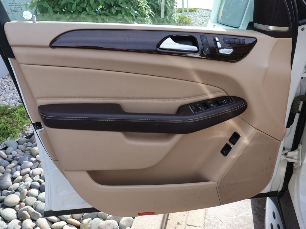 Used 2017 Mercedes-Benz GLS 450 4MATIC image 19