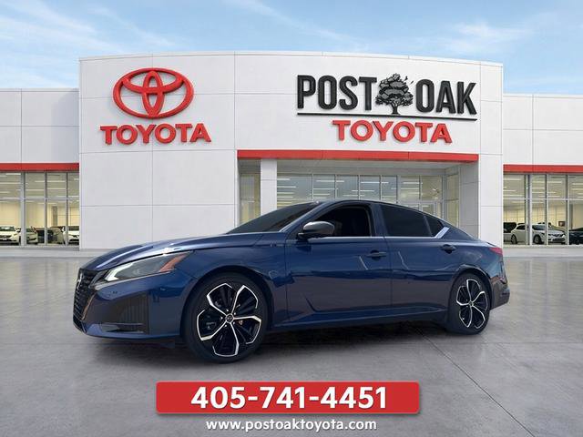 Used 2023 Nissan Altima 2.5 SR FWD image 1