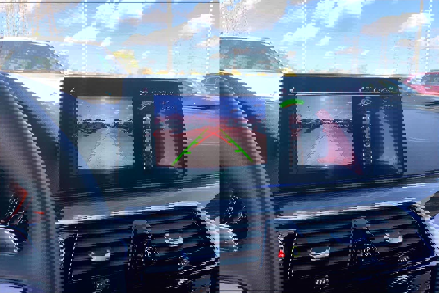 Used 2022 BMW 540i w/ Premium Package image 24