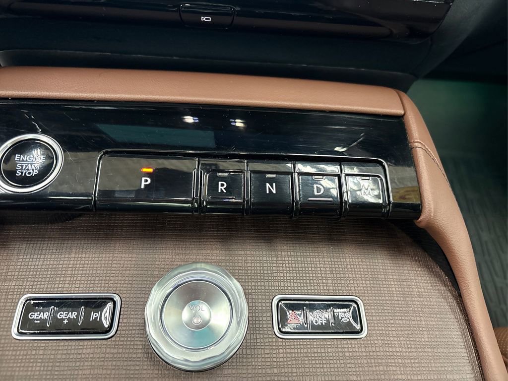 Used 2025 Lincoln Navigator L Reserve image 31