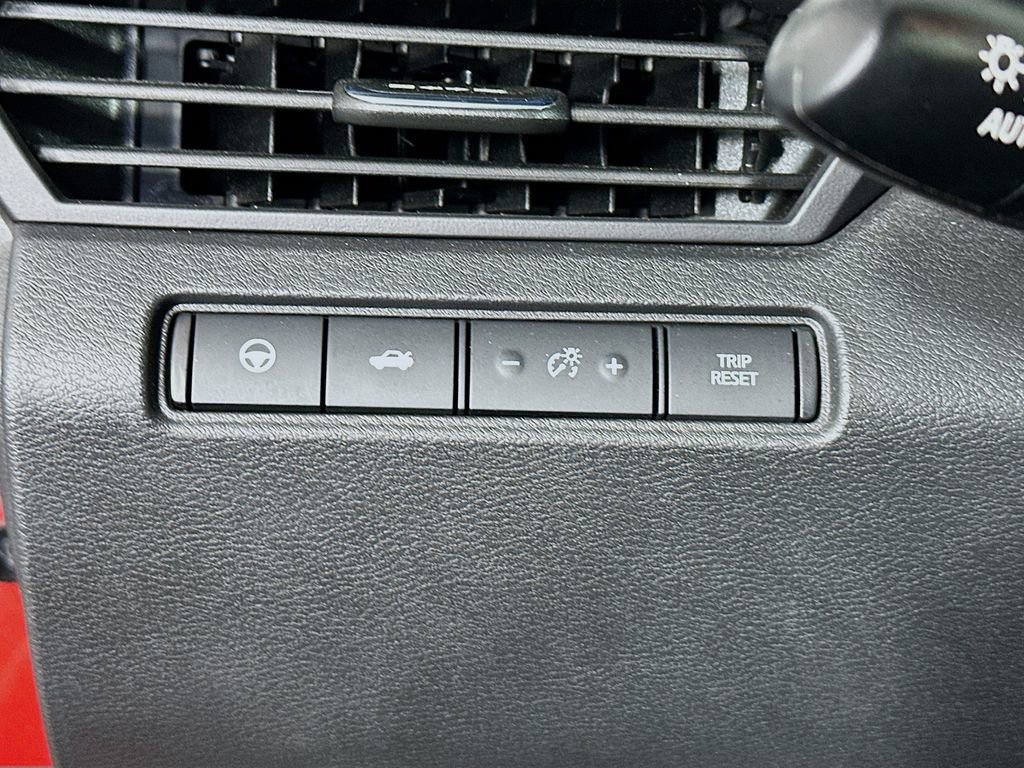 Used 2023 Nissan Altima 2.5 SV w/ SV Premium Package image 10