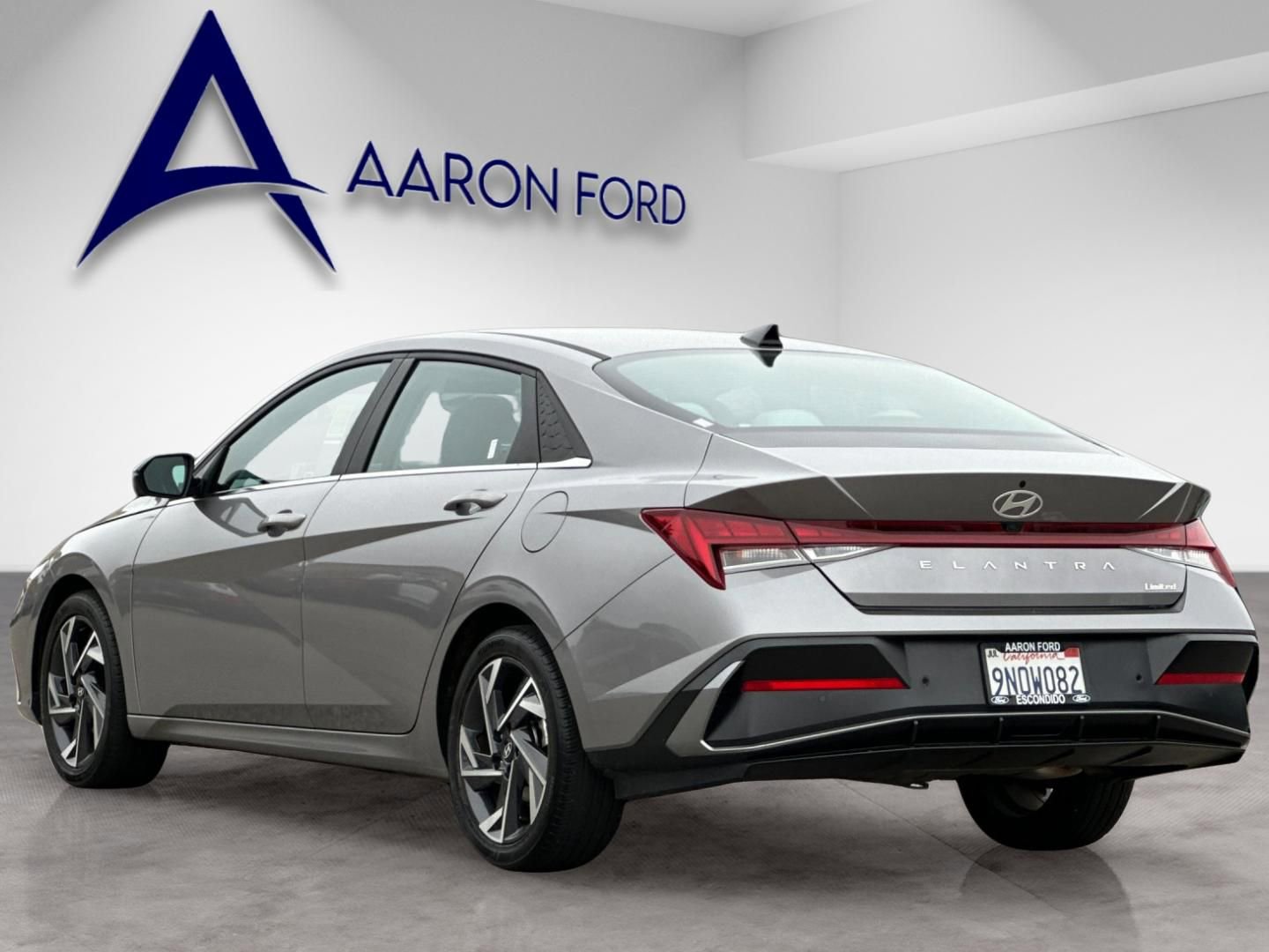 Used 2024 Hyundai Elantra Limited FWD image 4