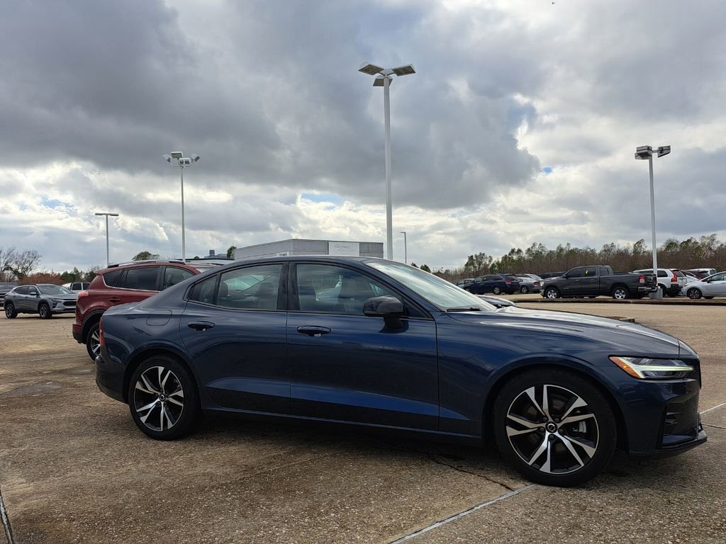 Used 2024 Volvo S60 B5 Core image 3